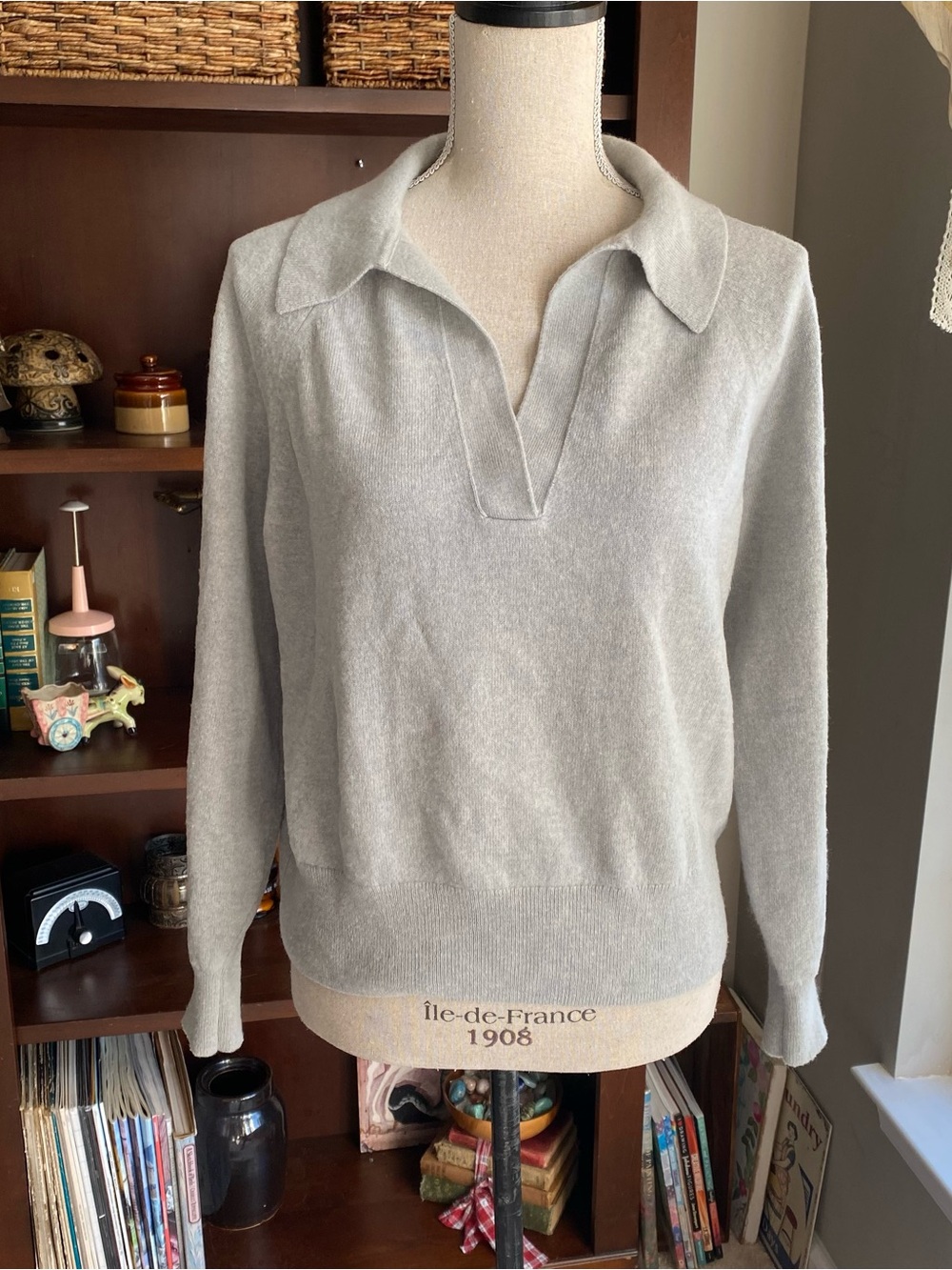 J. Crew 100% Cashmere Light Gray V-Neck Collared Polo Sweater EUC - Picture 7 of 12